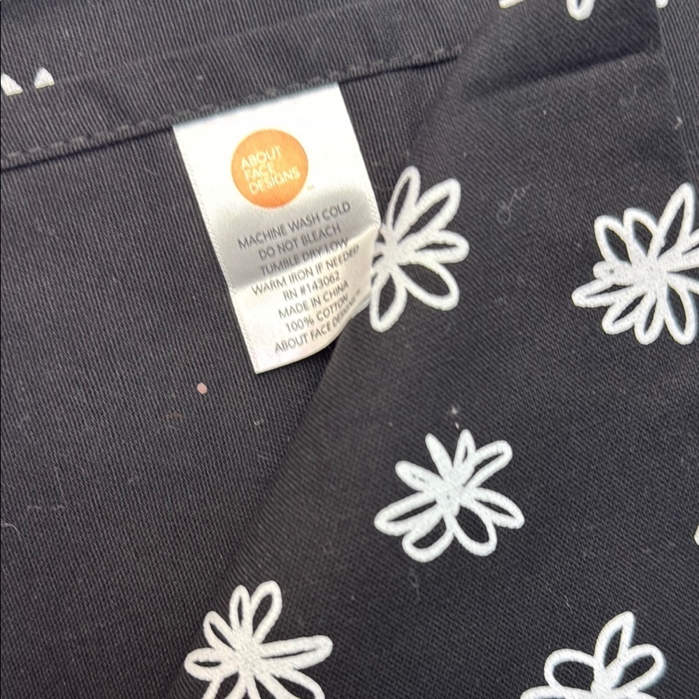 Floral Black kitchen flour sack towel, grandma quite, NWT - Picture 5 of 7